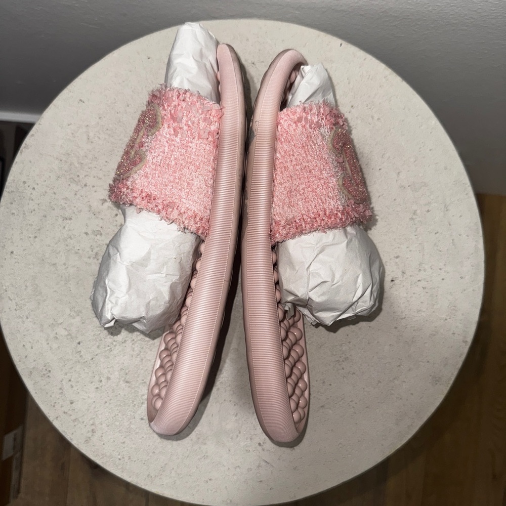 Chanel Pink Tweed CC Pool Beach Slides Sandals - Picture 5 of 11